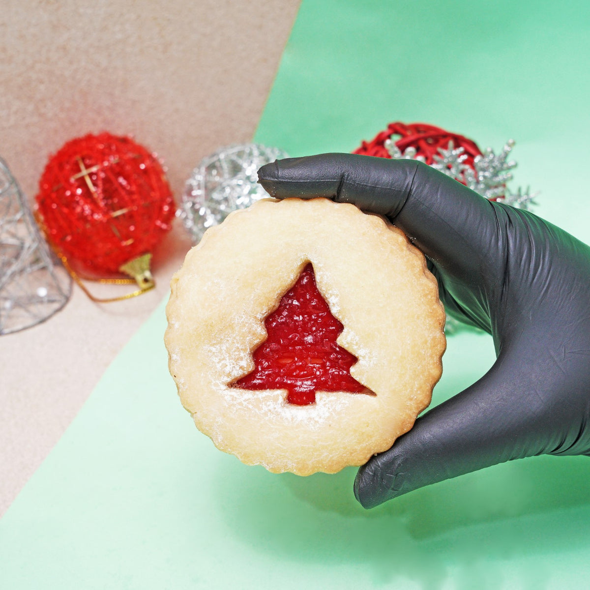 The Elegant Christmas basket