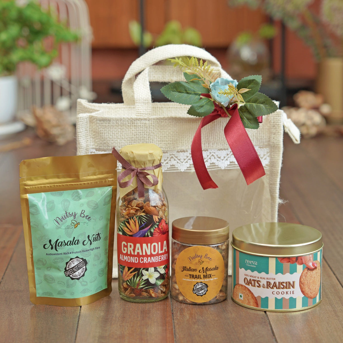 Signature Carry Hamper