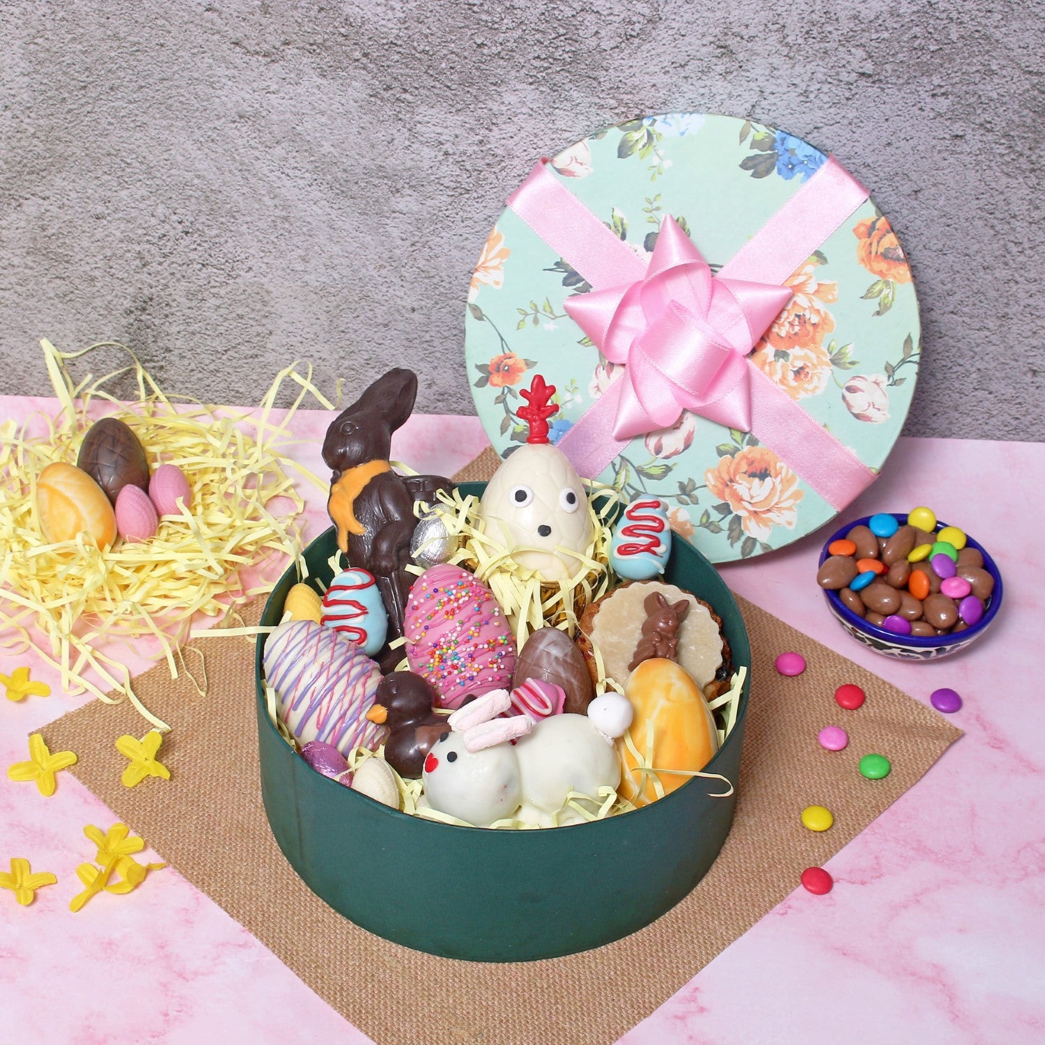 Round Easter hamper